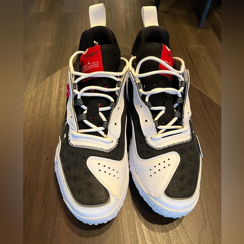 Air Jordan React - image 2